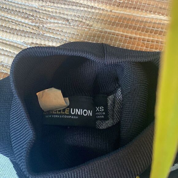 EUC Gabrielle Union sweater wide leg high waisted pant size XS - Picture 4 of 4